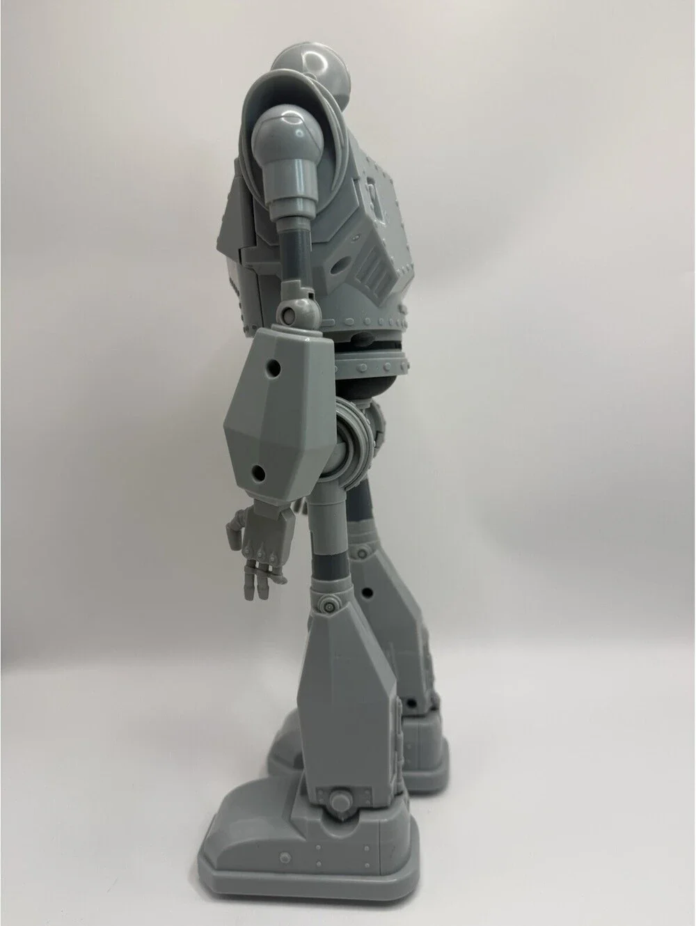 Warner Brothers The Iron Giant  Movie 14